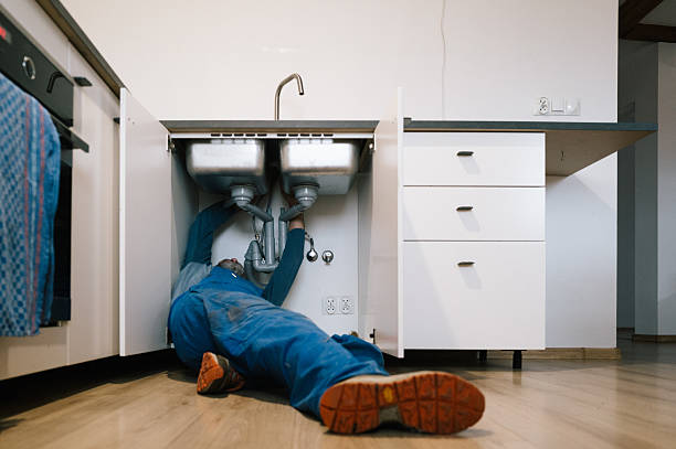 Professional Leak Detection technician working in Van Nuys, CA